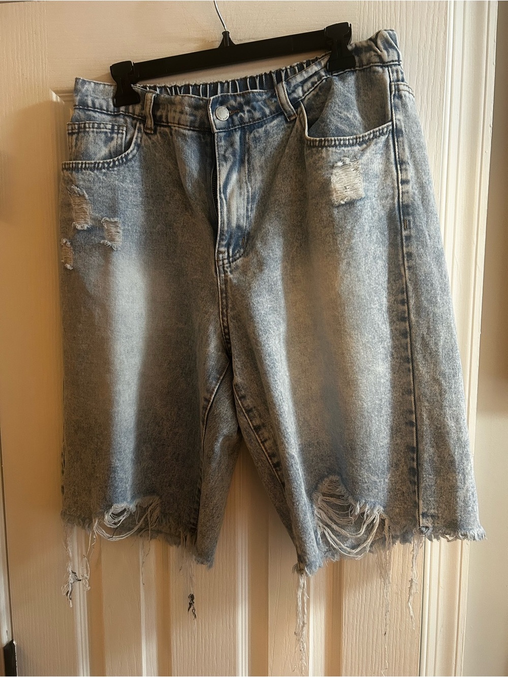 Distressed Acid Wash Denim Shorts - Light Blue